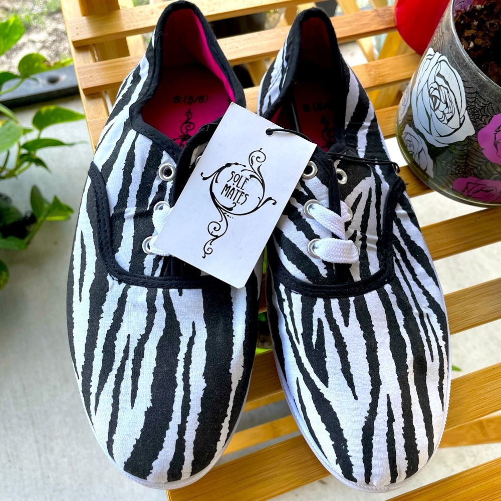 ☀️ Zebra Print Lace up SoleMates, Size 5/6, NWT, Poshitively Cute!